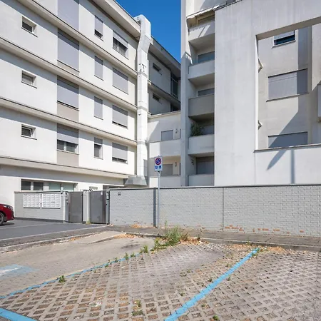 Appartement Guesthost - Bright Near Hospital *