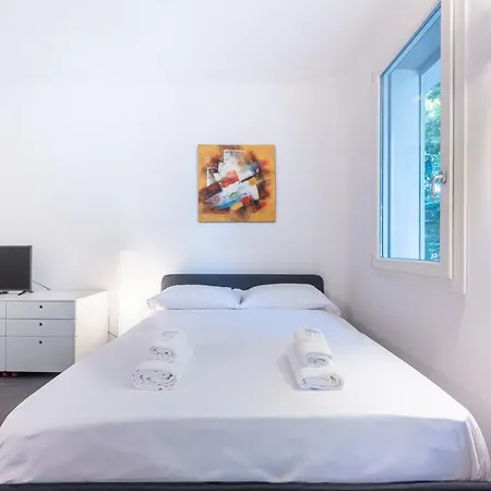 Appartement Guesthost - Bright Near Hospital